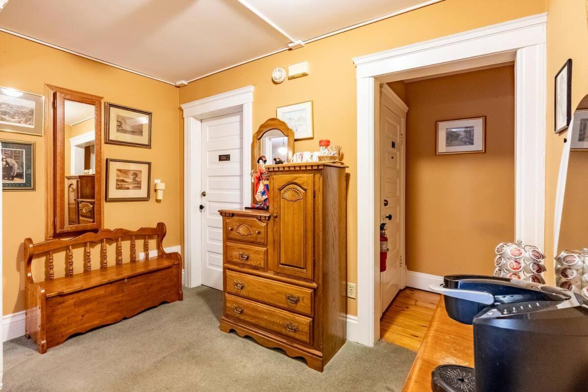 Ye Olde Walkerville Bed&Breakfast Windsor Eksteriør billede